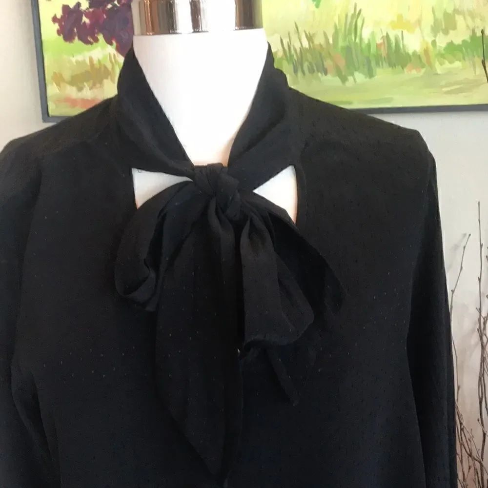 Karen Kane Blouse - Picture 2 of 9